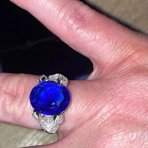 5 CARAT AAA BLUE SAPPHIRE
IN 925 SILVER AUSTRALIAN CRYSTAL DRIPPING SETTING 8